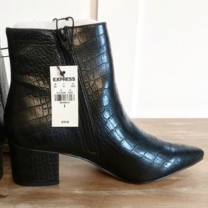 NWT Express women's black faux leather crocodile print black booties - size 8